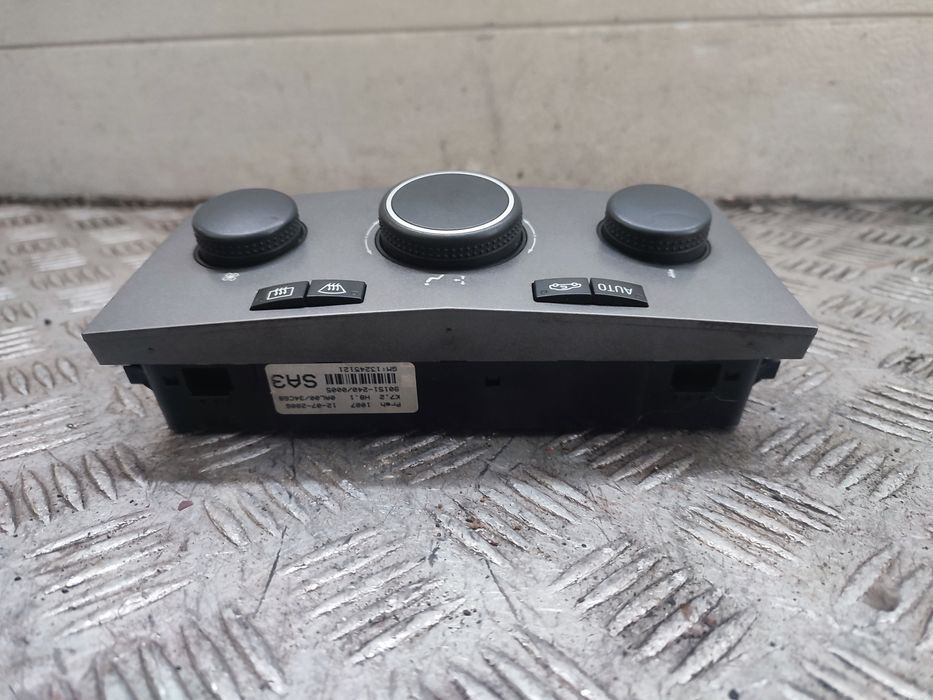 Opel Astra III H panel nawiewów klimatyzacji