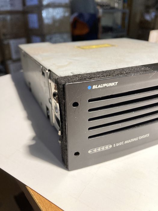 Peugeot 307 CD-чейнджер