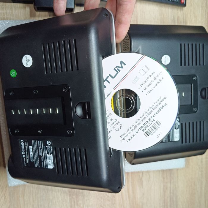 Автомобільний DVD/відеоплеєр в підголовник Naviskauto 10.1" (комплект)