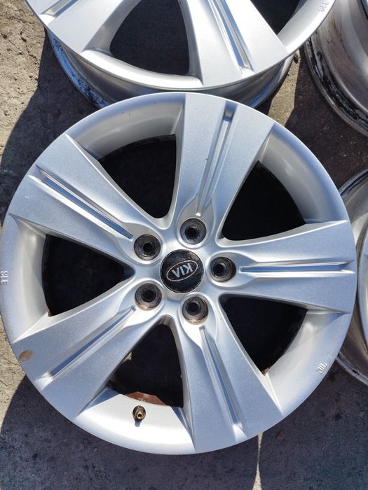 Alufelgi 17 Kia Sportage III 5x114,3 ET 35 wysyłka Ładne