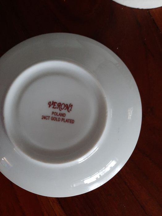 Zestaw 6 filiżanek Veroni pozłacane wzór kwiaty róże