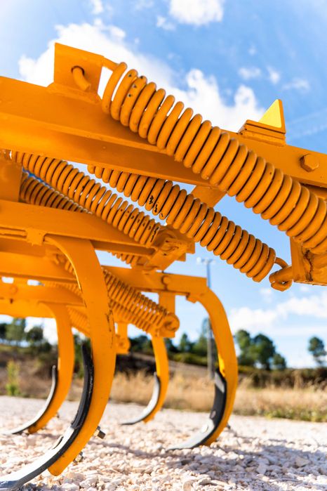 Escarificador Mola Dupla 5D e 7D (Chassi Baixo P/Vinhas e Pomares)