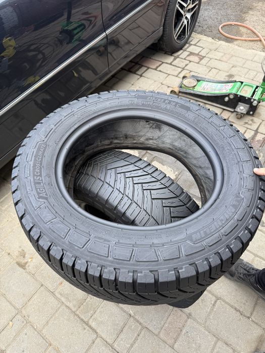 Колеса/резина/гума 215/65R16c Michelin