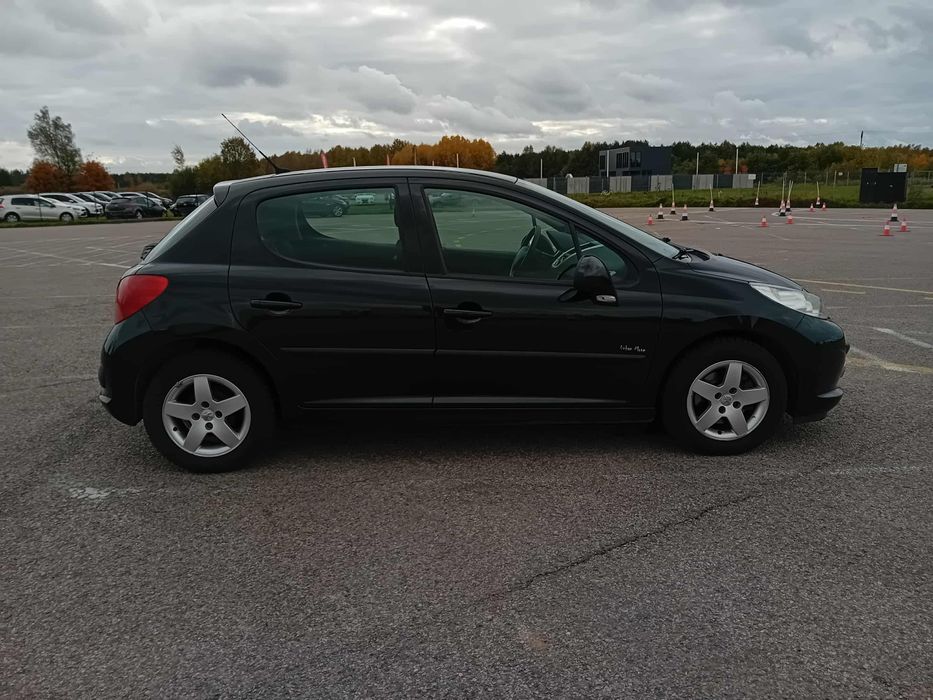 Peugeot 207, 1.4 benzyna