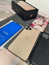 iPhone 11 Pro + Extras