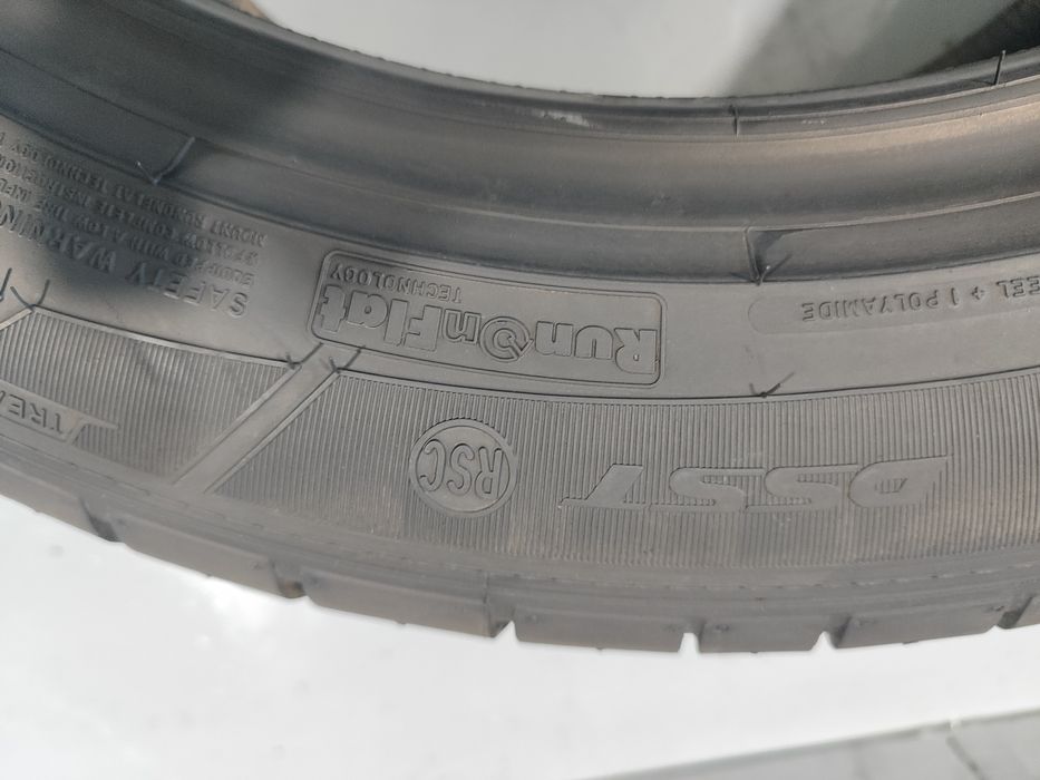 2 pneus semi novos 245-50R18 Dunlop RFT - Oferta dos Portes