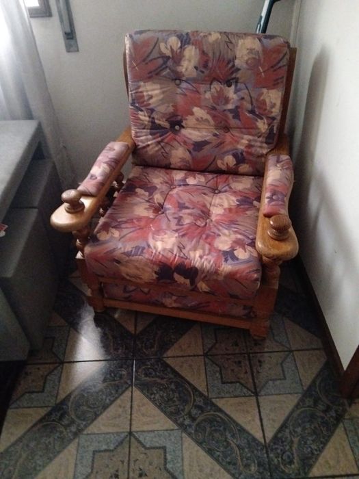 Secretária e poltrona