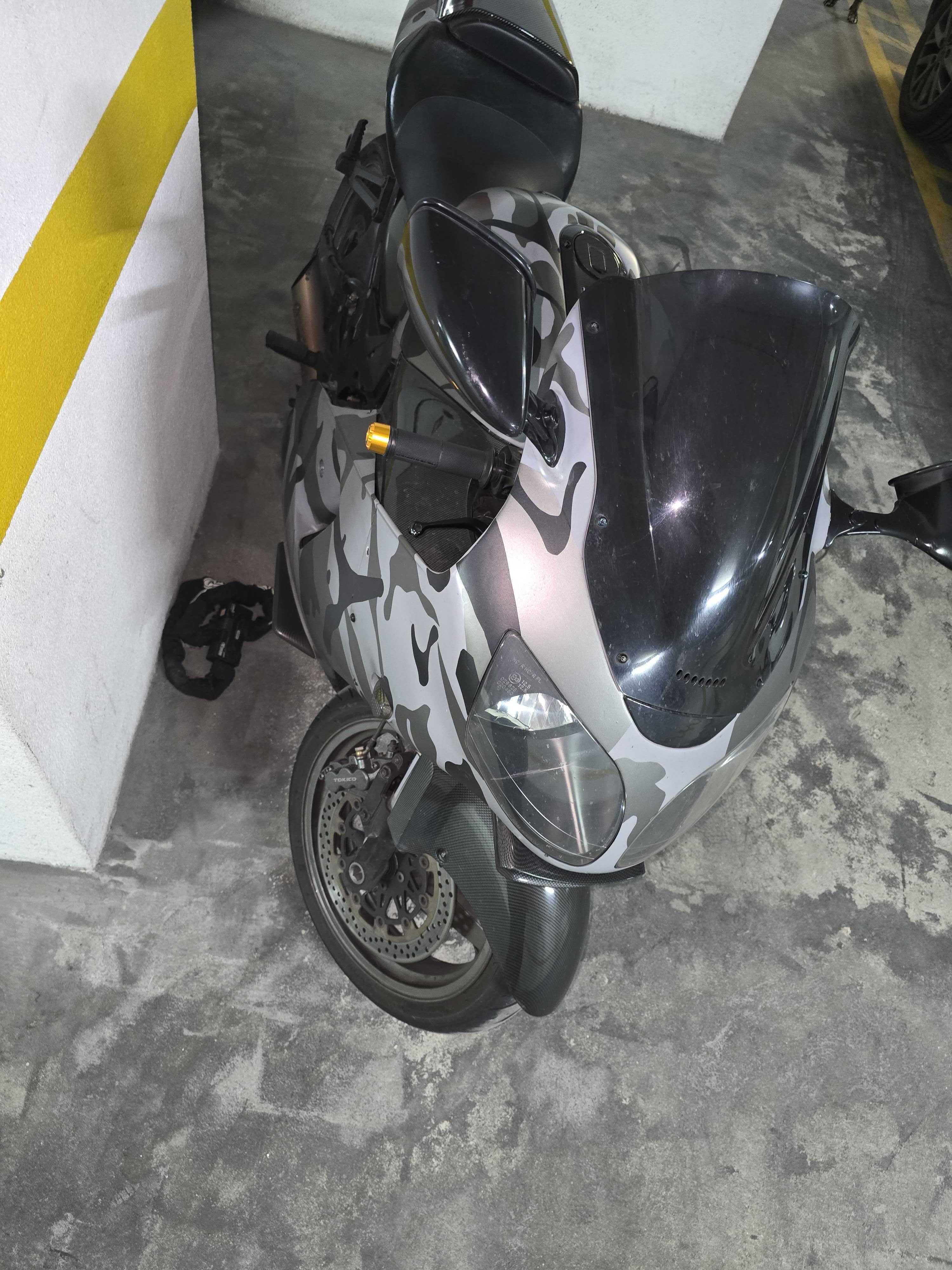 Kawasaki ZX12R 2000