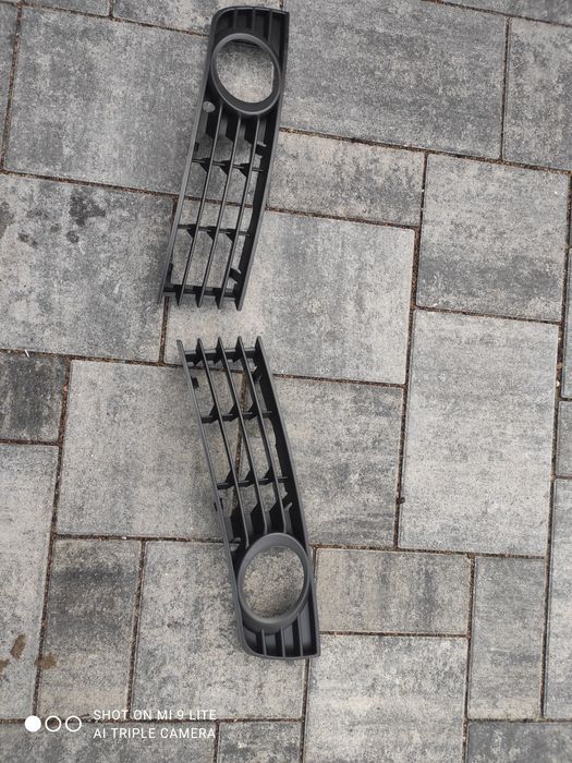 Kratka zderzaka halogenu Audi A4 B6 Prawa lewa