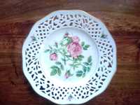 porcelanowy talerz ażurowy Bavaria wiszący róże No IV