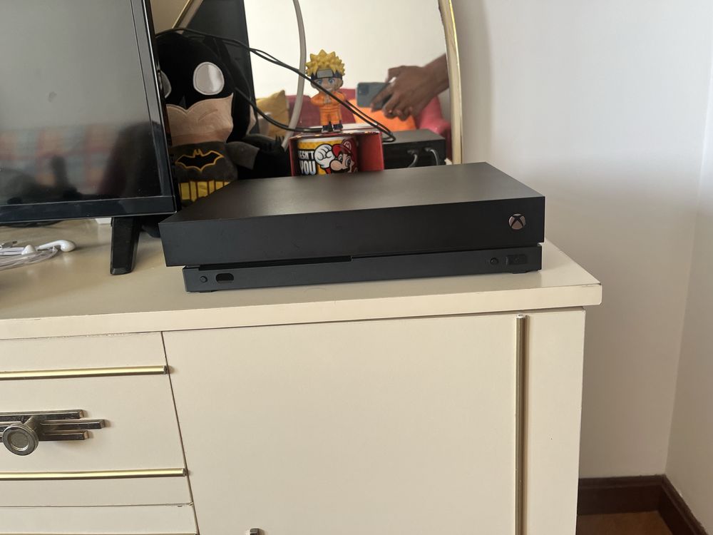Xbox One X 1 TB
