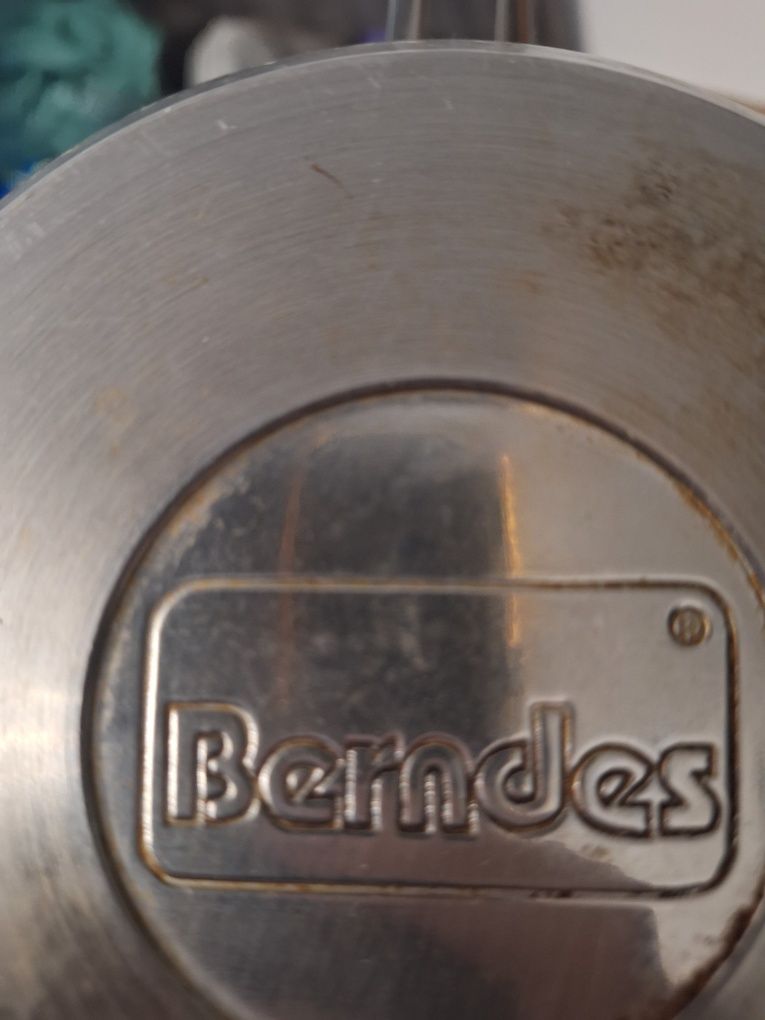 Garnek do mleka berndes