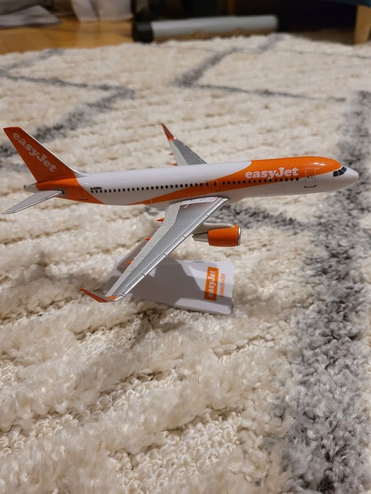 Model samolotu Airbus a320 EasyJet 1:200