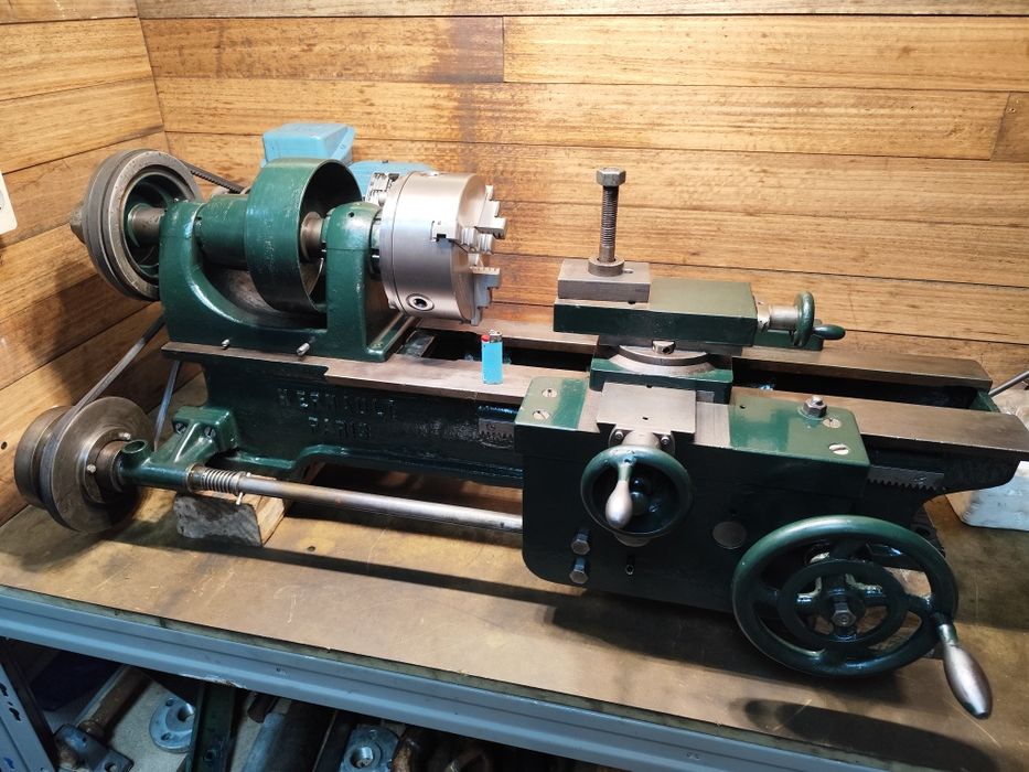 Vendo torno mecânico usado H Ernault barato.