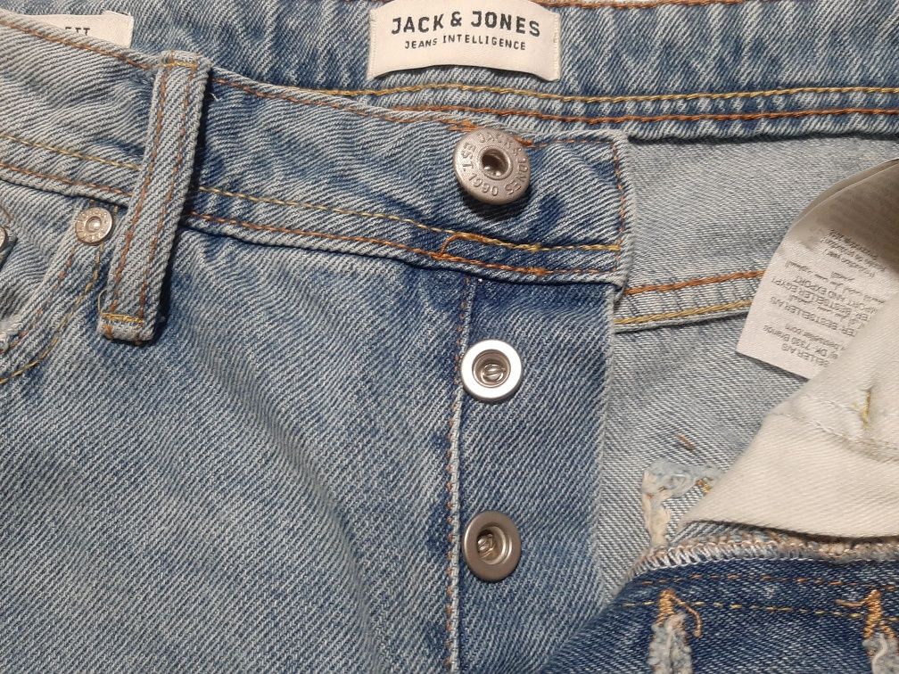 Мужские стильные шорты Jack & Jones. Сделано в Бангладеш.