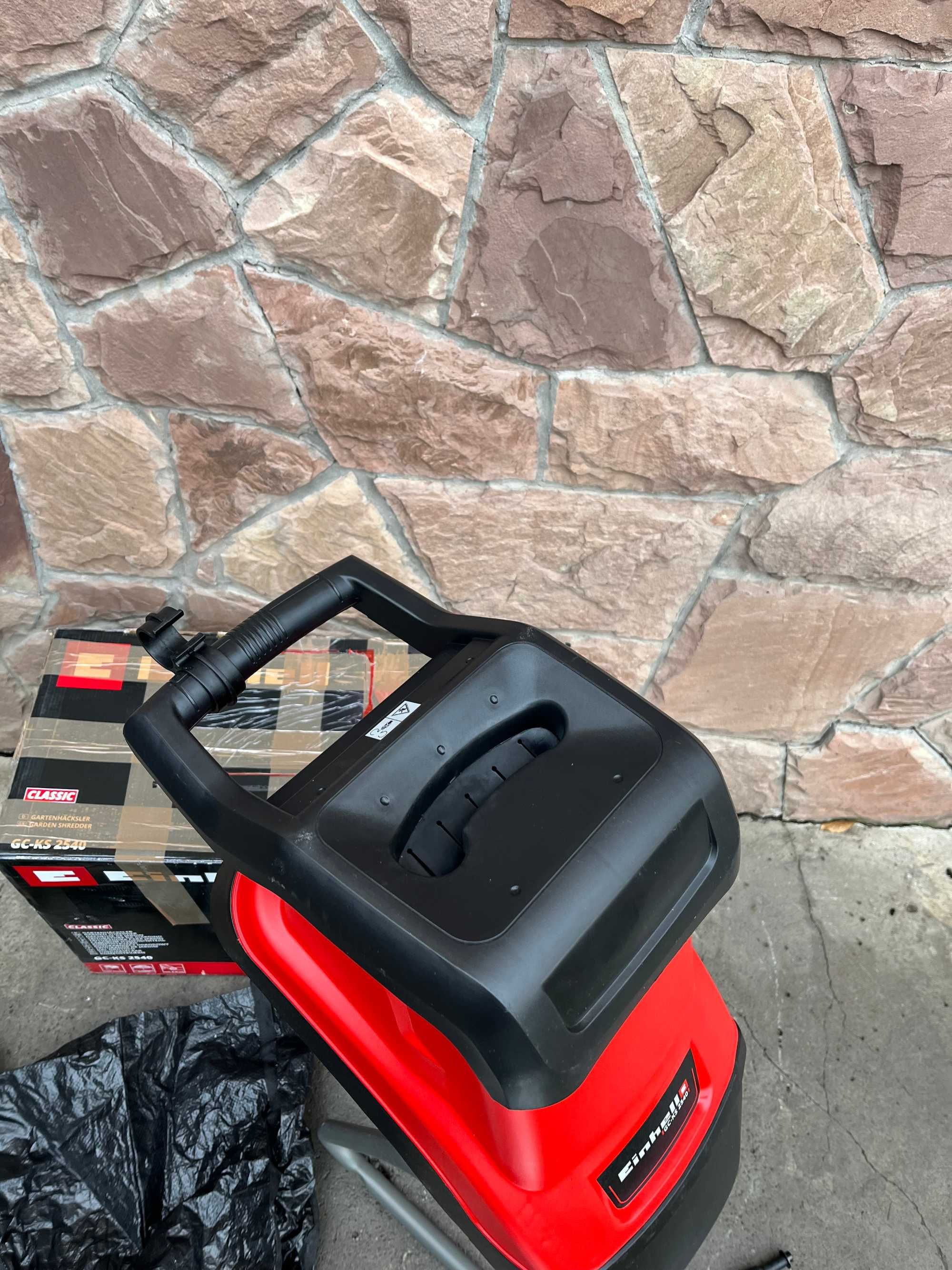 Садовий подрібнювач Einhell GC-KS 2540