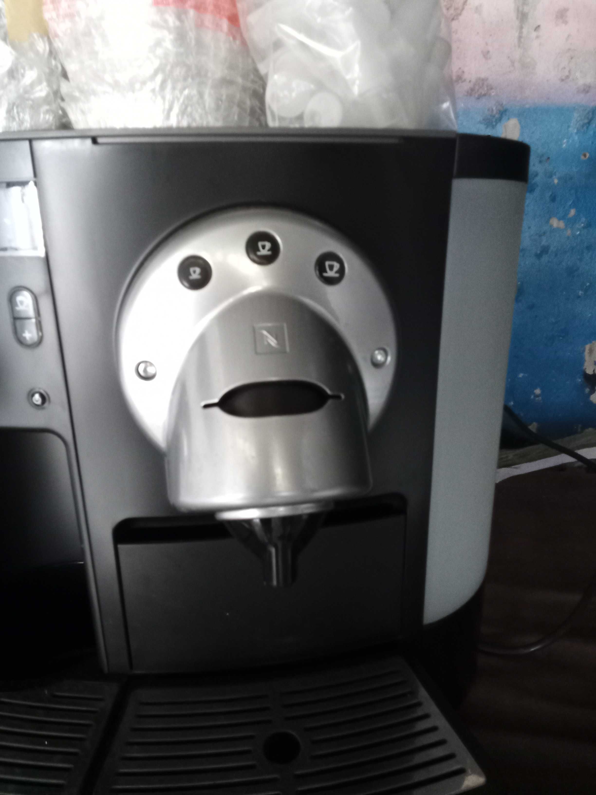 Maquina café Nespresso gemini 220 pro