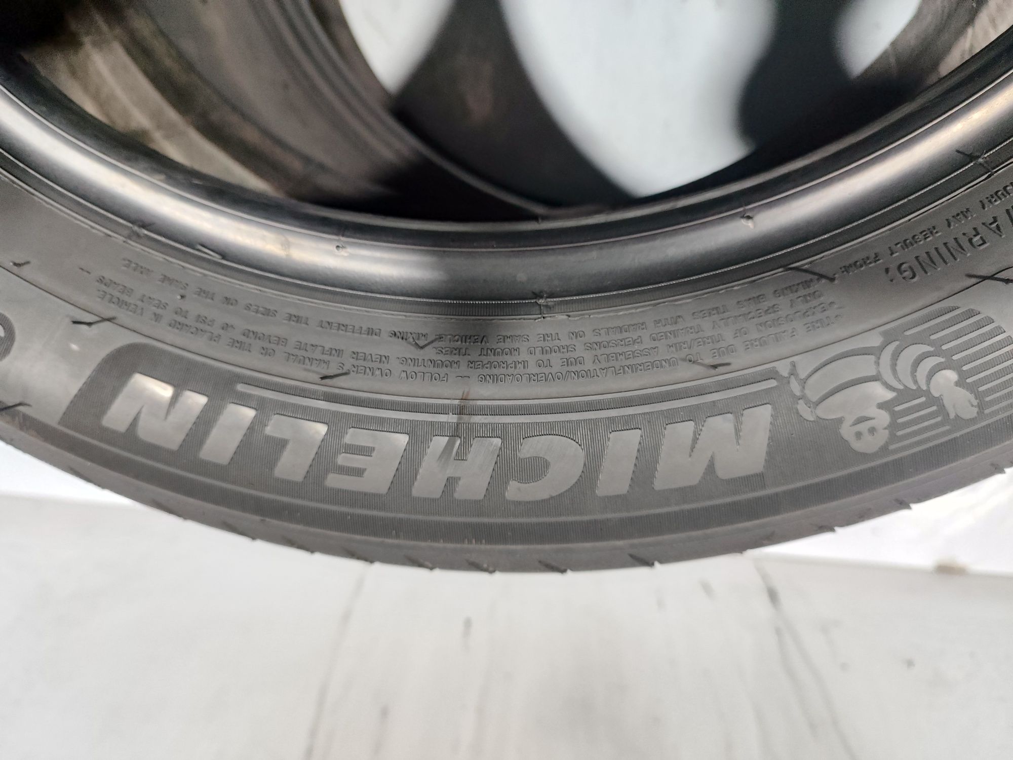 2 pneus semi novos 195-55R16 Michelin - Oferta dos Portes