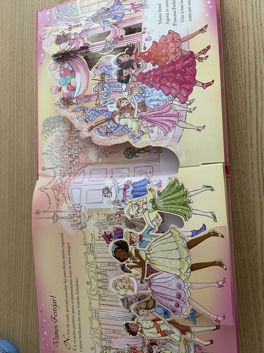 Livro - “O Mundo Mágico do clube Tiara”