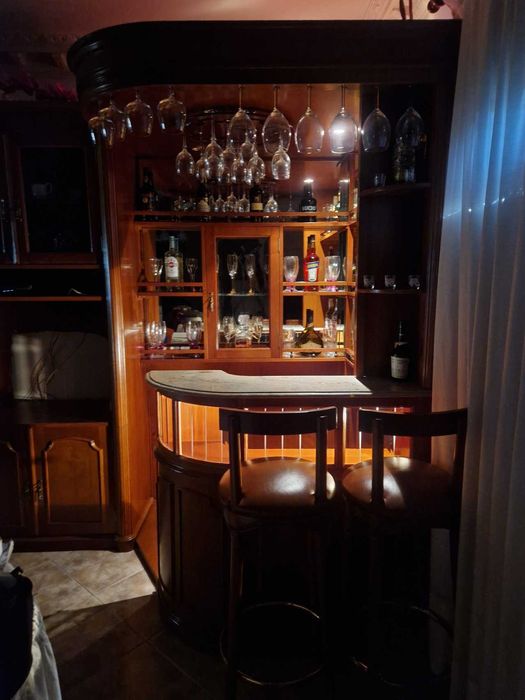 Bar de canto para sala em excelentes condições