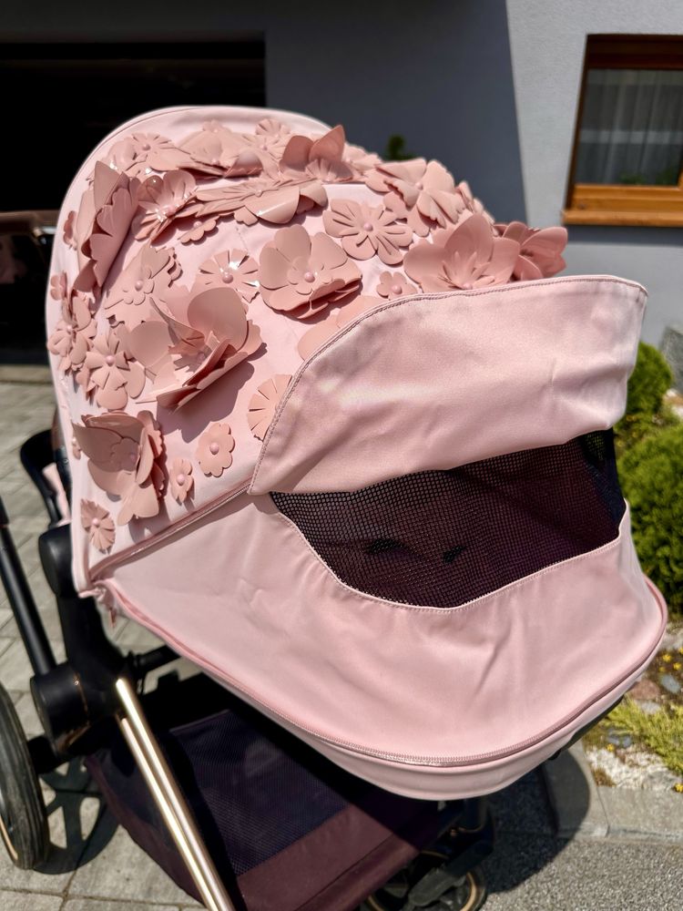 Cybex wózek Priam Gold Simply Flowers Pink róż boowy złoty stelaz