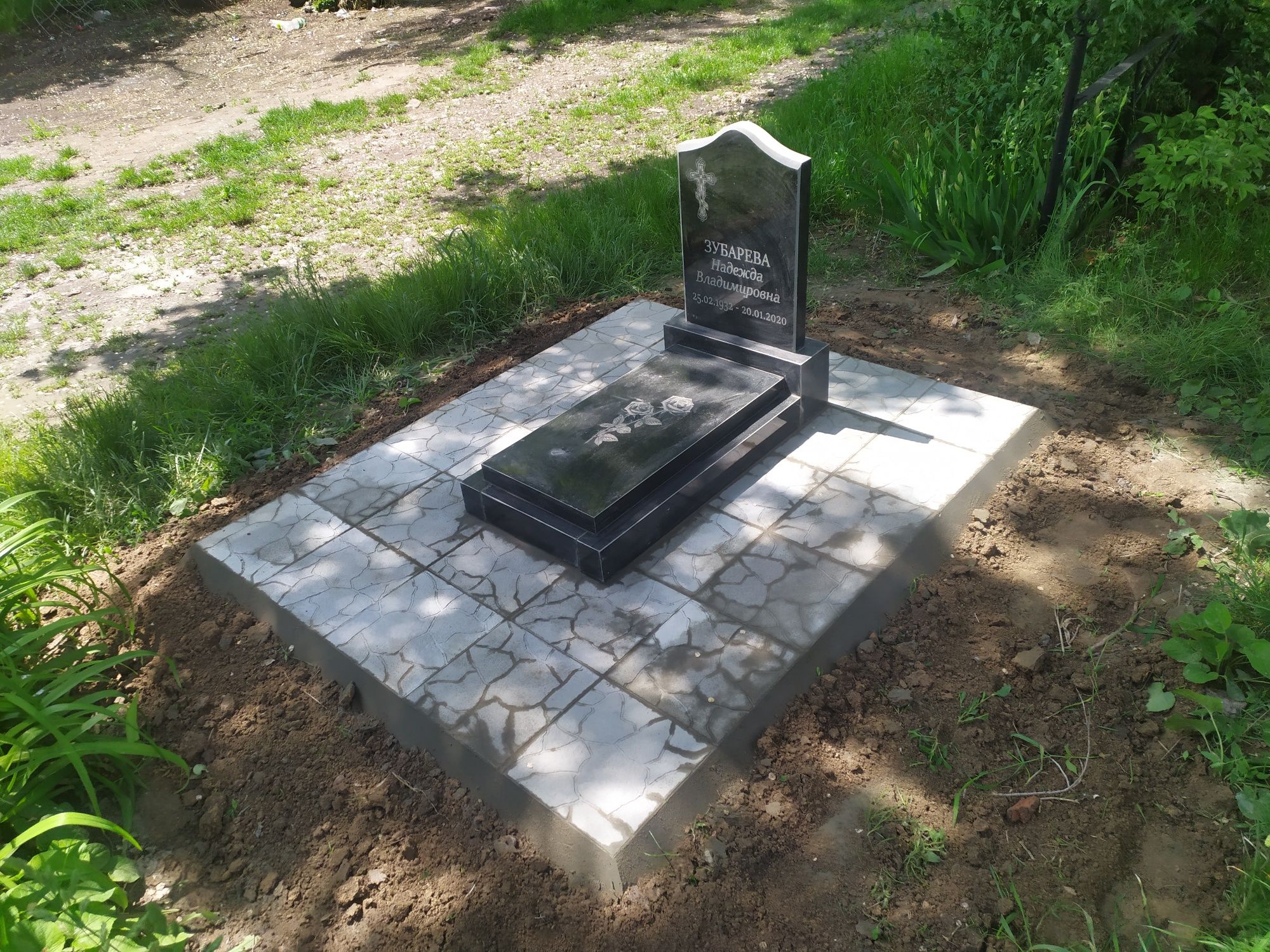 Памятники на двоих. Благоустройство могил Днепр