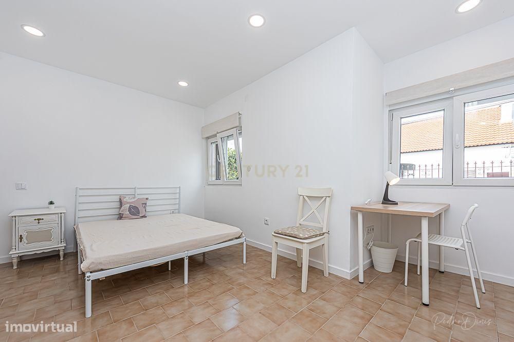 Alojamento Estudantil LÁ-SALETTE ( quarto Felosa Comum 17m2 )