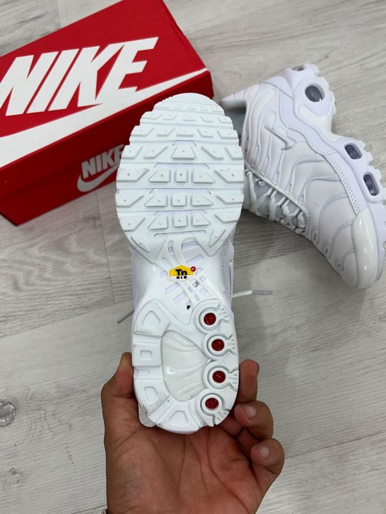 Nike TN FULL White