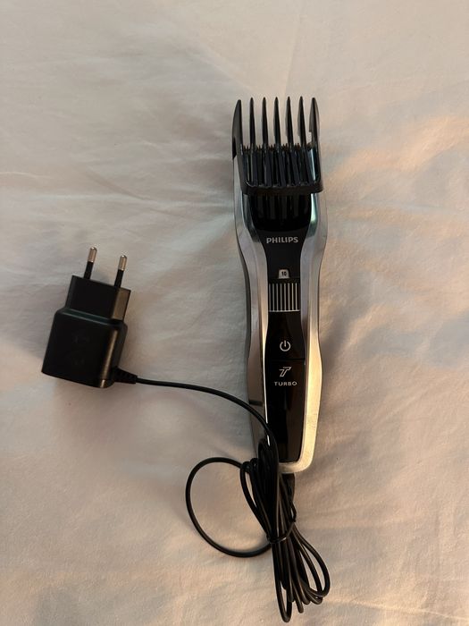 Maquina cortar cabelo em estado impecavel