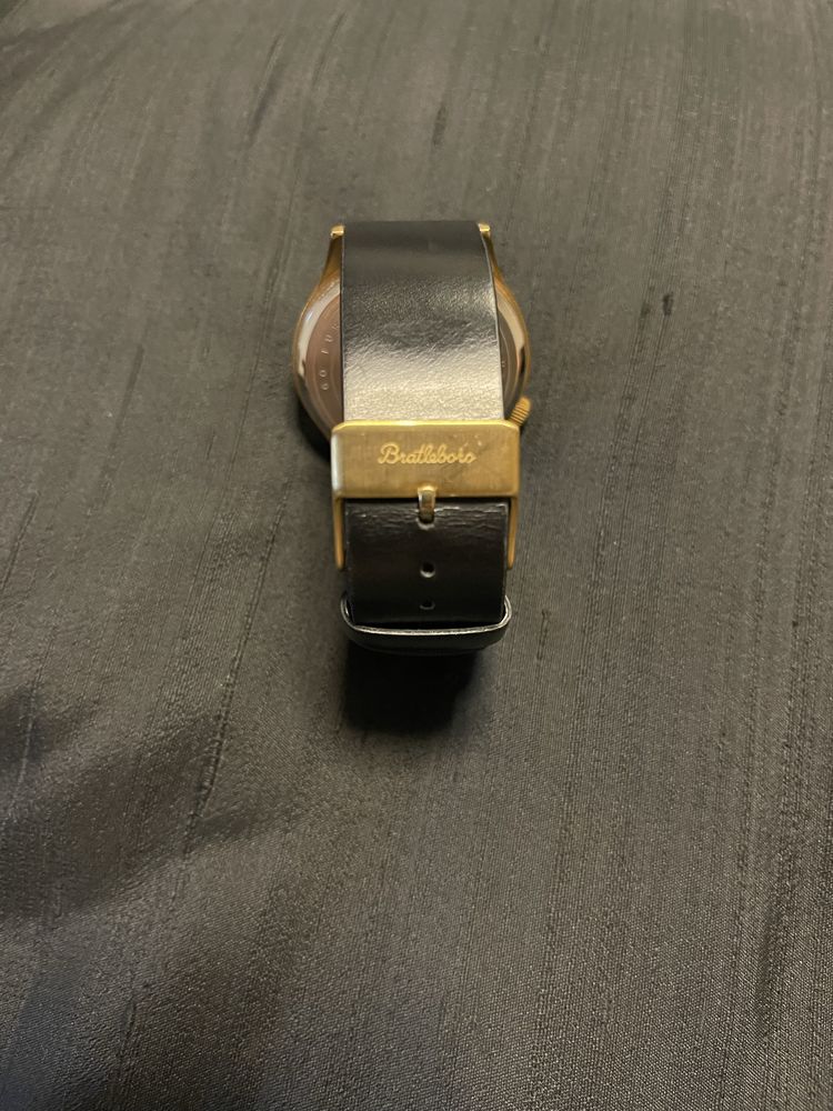 Relogio Bratleboro dourado