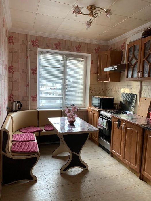 Сдам 3-х ком Квартиру Посуточно в Одессе по Пр Добровольского 131