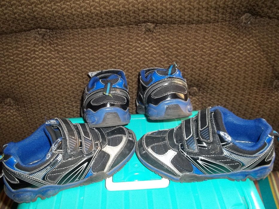 Świecące buty adidasy niebieskie dla bliźniaków wkładka wewnątrz 18 cm