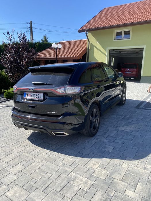 Ford edge , kuga