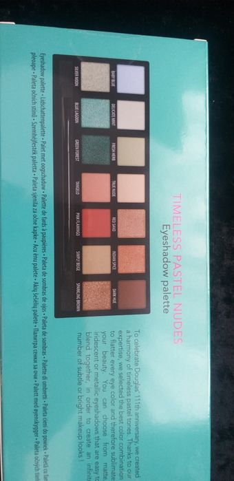 Nowa paleta cieni Timeless Pastel Nudes Eyeshadow Palette douglas