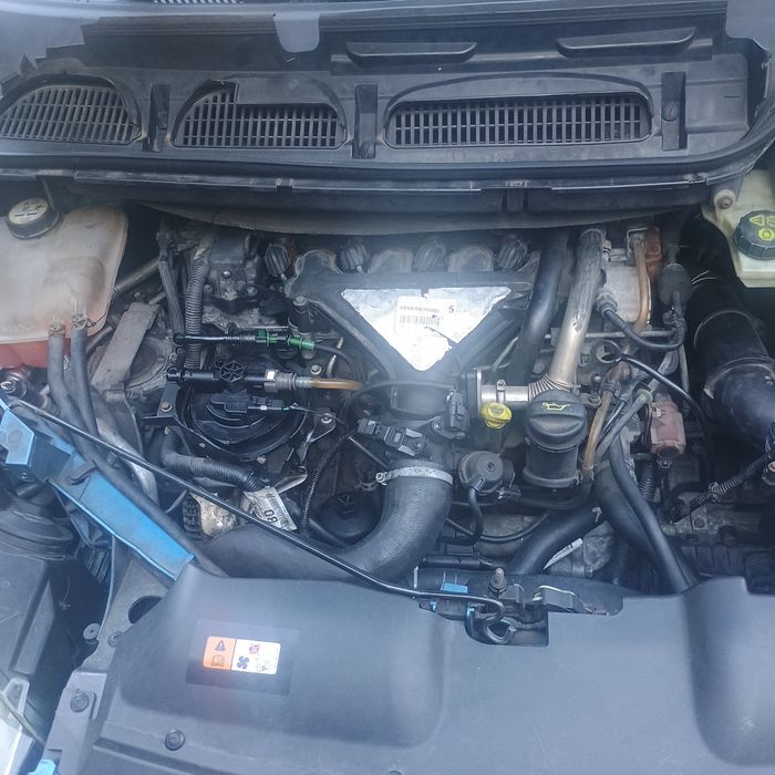 Silnik Ford C Max 2,0 diesel (wszystkie części do tego auta)