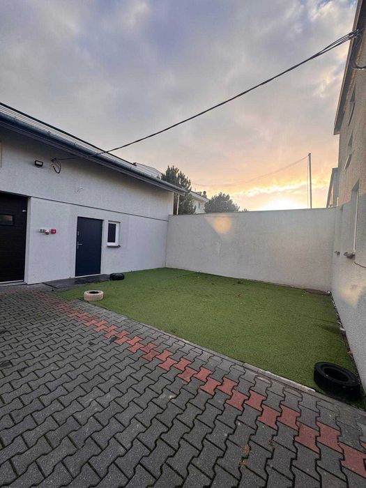 Lokal-budynek usługowo / handlowy Piaseczno  główna ulica