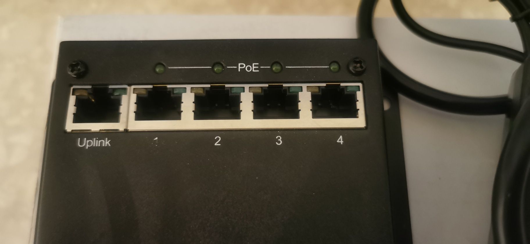 switch przełącznik ethernetowy z  POE++ Crestron