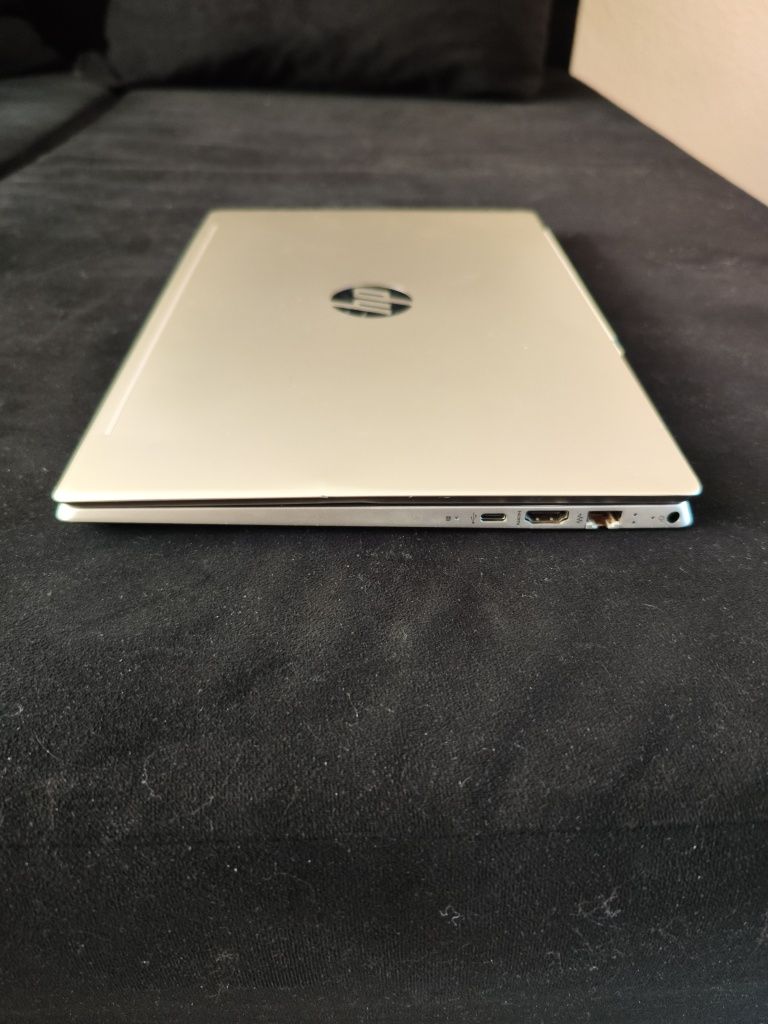 LAPTOP HP pavilion 14-CE3004NW