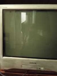 Телевизоры Sony 2004 года выпуска.