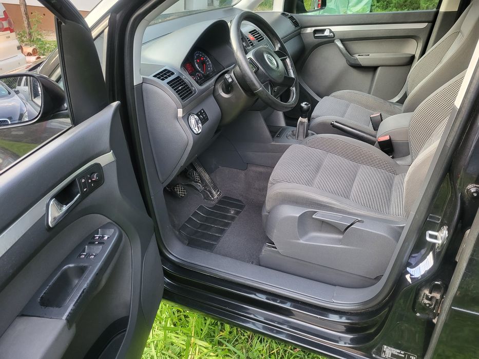 Touran 7 osób 2.0 TDI 136 KM zadbany