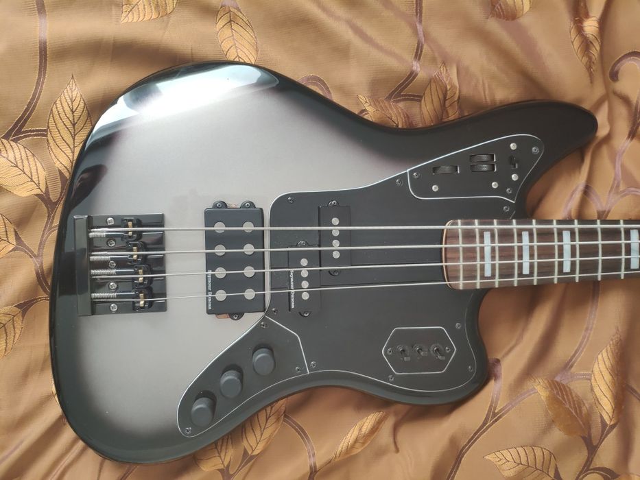 Fender Troy Sanders Jaguar Bass