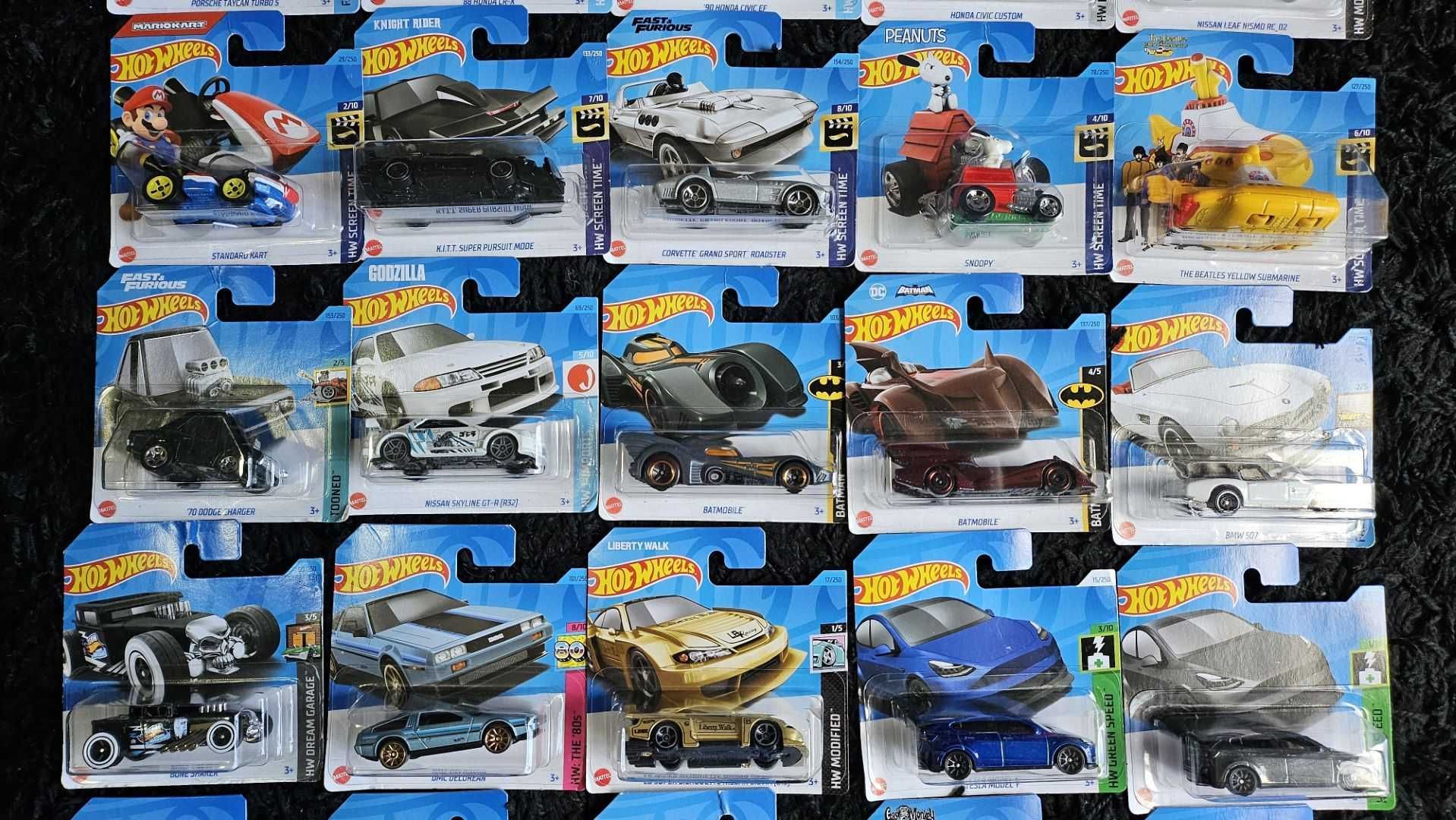 Hot Wheels 2023 e 2024 Treasure Hunt, novos e fechados