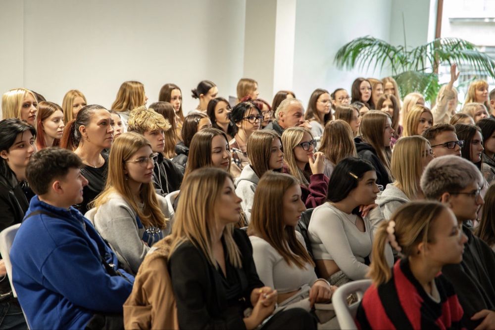Szkolenie Fryzjerskie Szkolenie Barberskie Kurs Fryzjeski