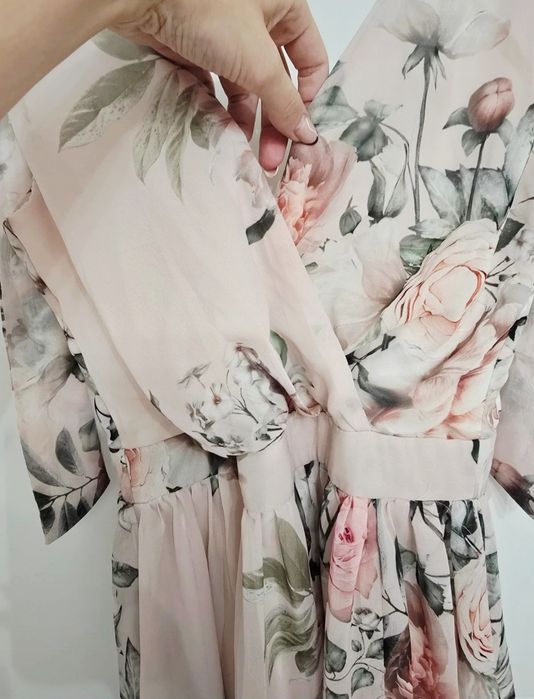 Śliczna sukienka maxi w kwiatowym princie w rozmiarze 36/S