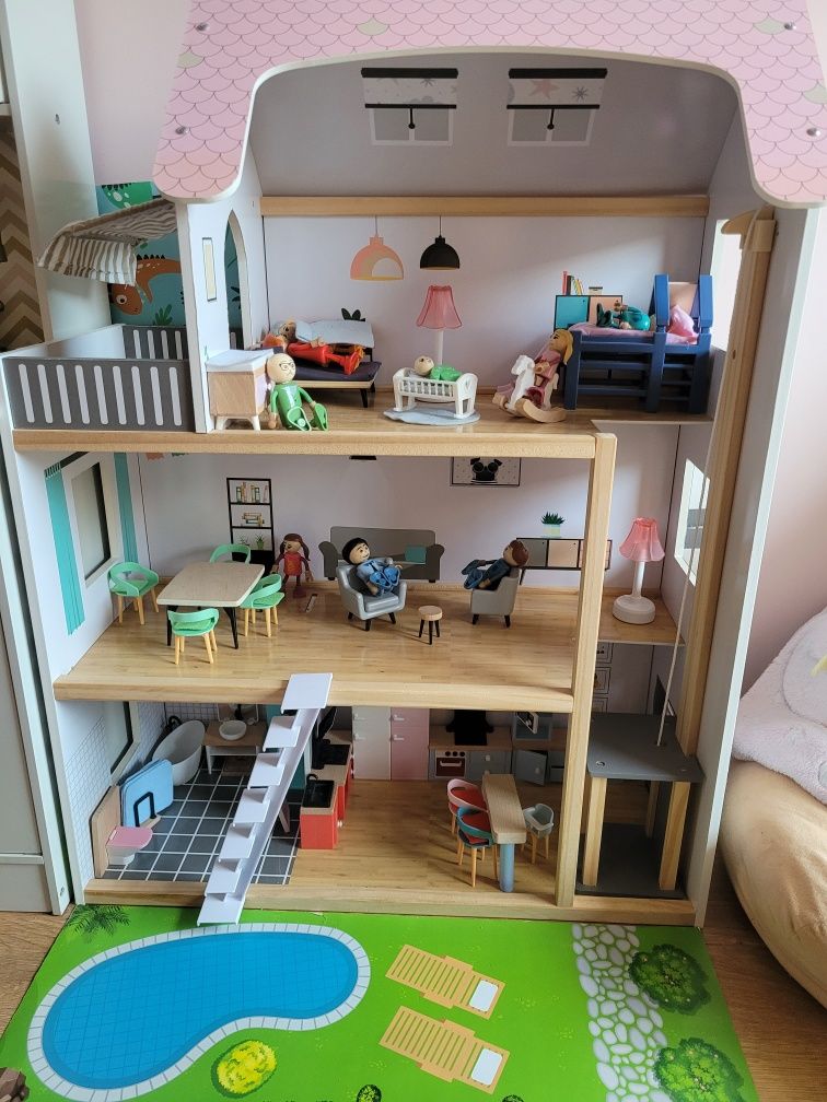 Drewniany domek dla lalek lidl