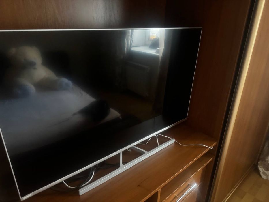 PHILIPS телевізор 43" (рідкокристалічний)