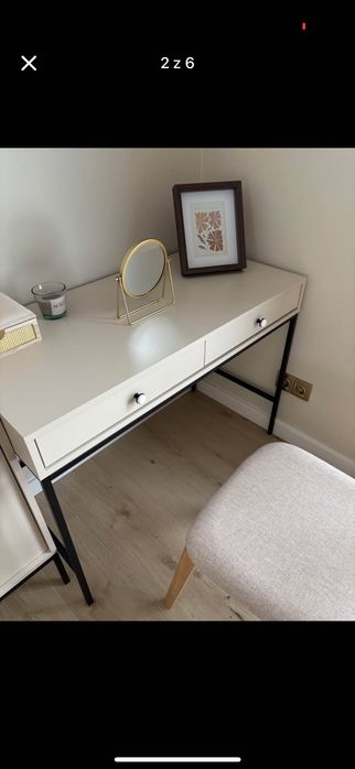 Toaletka mono beżowa