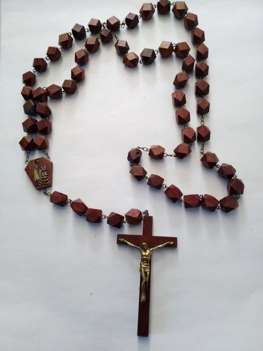 Terço antigo em madeira