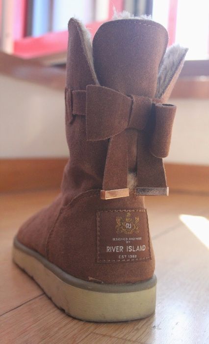 Botas castanhas com pelo River Island