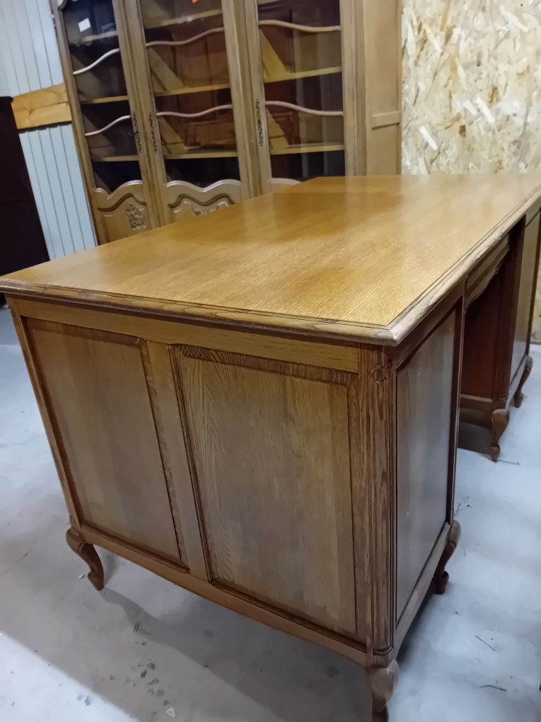 Gabinet ludwikowski biurko i biblioteczka
